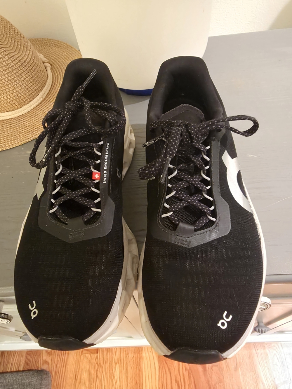 On Running Black and White Cloud Running Shoes 8.5Wide